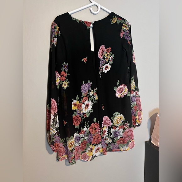 Show me your Mumu Donna Michelle Falling Floral Tunic Top - Picture 5 of 5